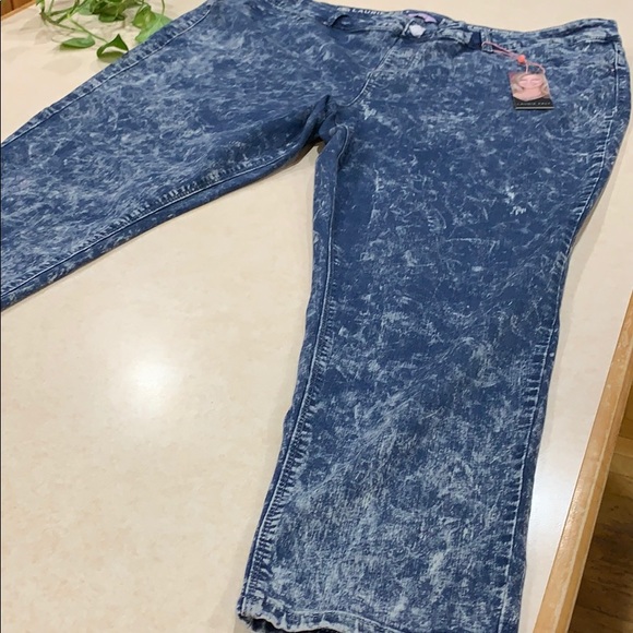 LAURIE FELT Jeans - Picture 3 of 6